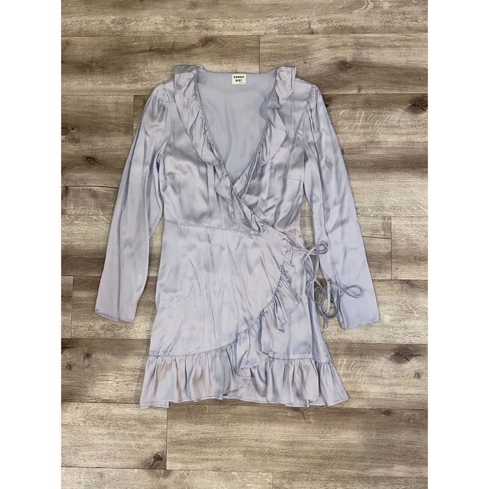 Aritzia silk wrap dress NWOT size 4
